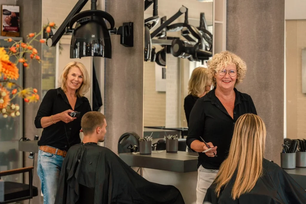 Persoonlijk haaradvies in de salon van Schavemaker Kappers